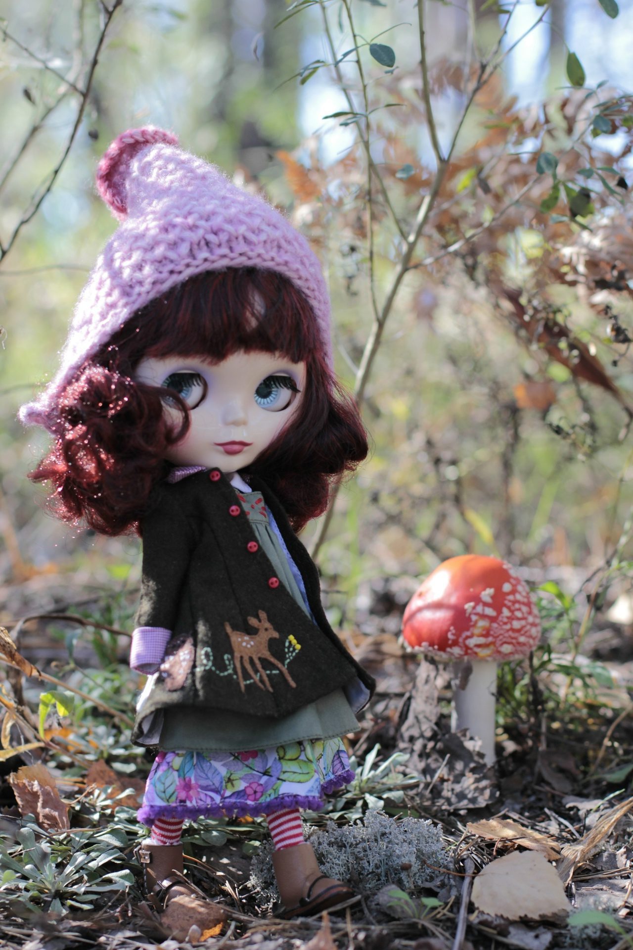 ELENPRIV Pom-pom hat and woolen coat with appliqués outfit for Blythe, Momoko and similar size dolls